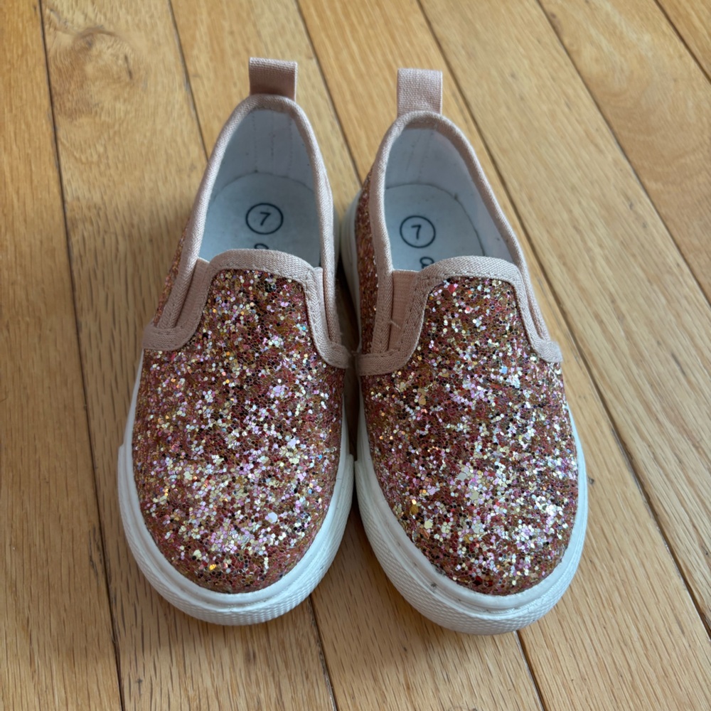 Rose gold glitter sneakers, size 7t girls.